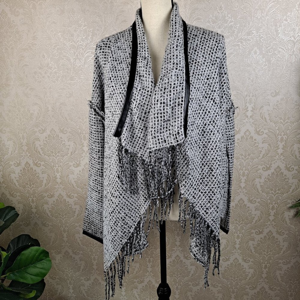 The Royal Standard Rosemary Wrap Jacket Gray and Black Plaid One Size NWT